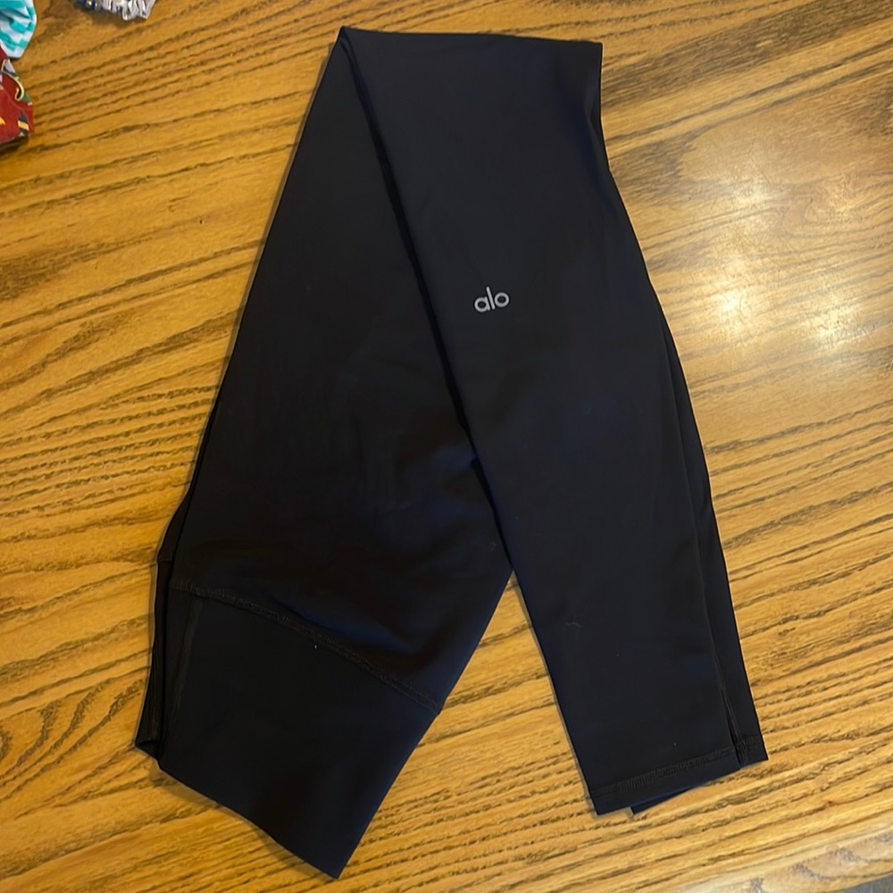 Black Alo High-Waisted Ripped Warrior Legging - Small